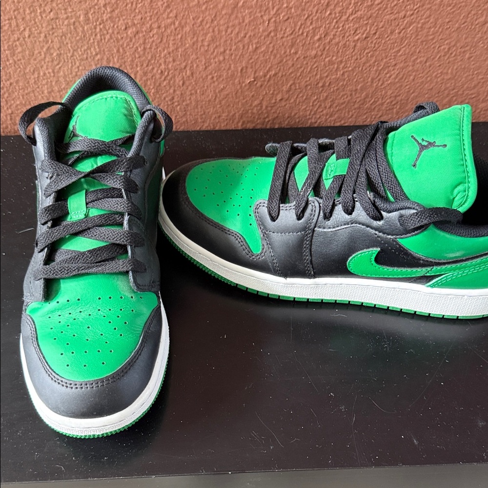 Jordan Kids Shoes in Green and Black